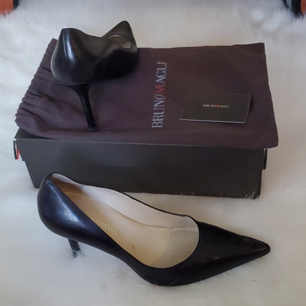 Shoes (gently worn)